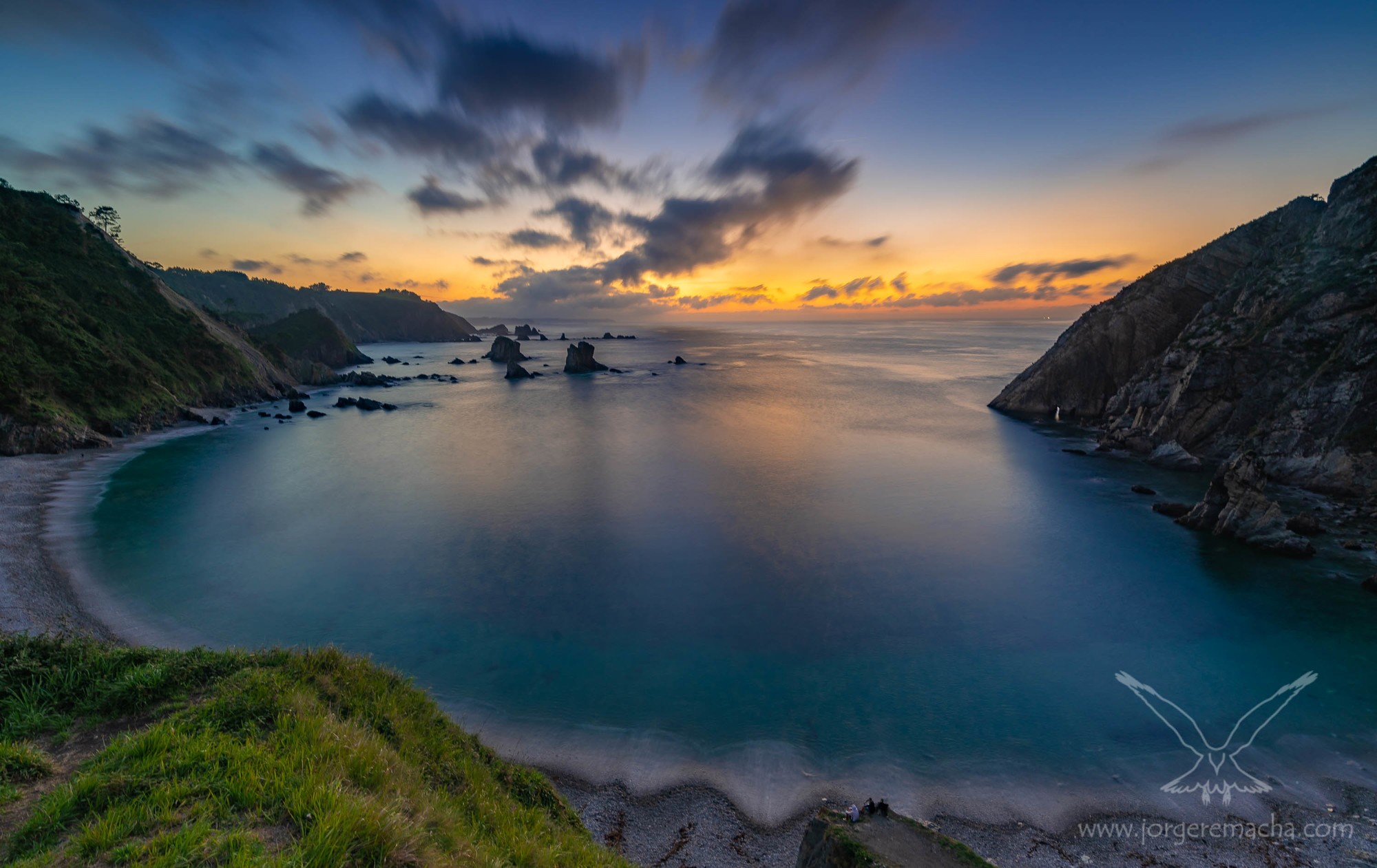 Últimas luces en la playa del silencio