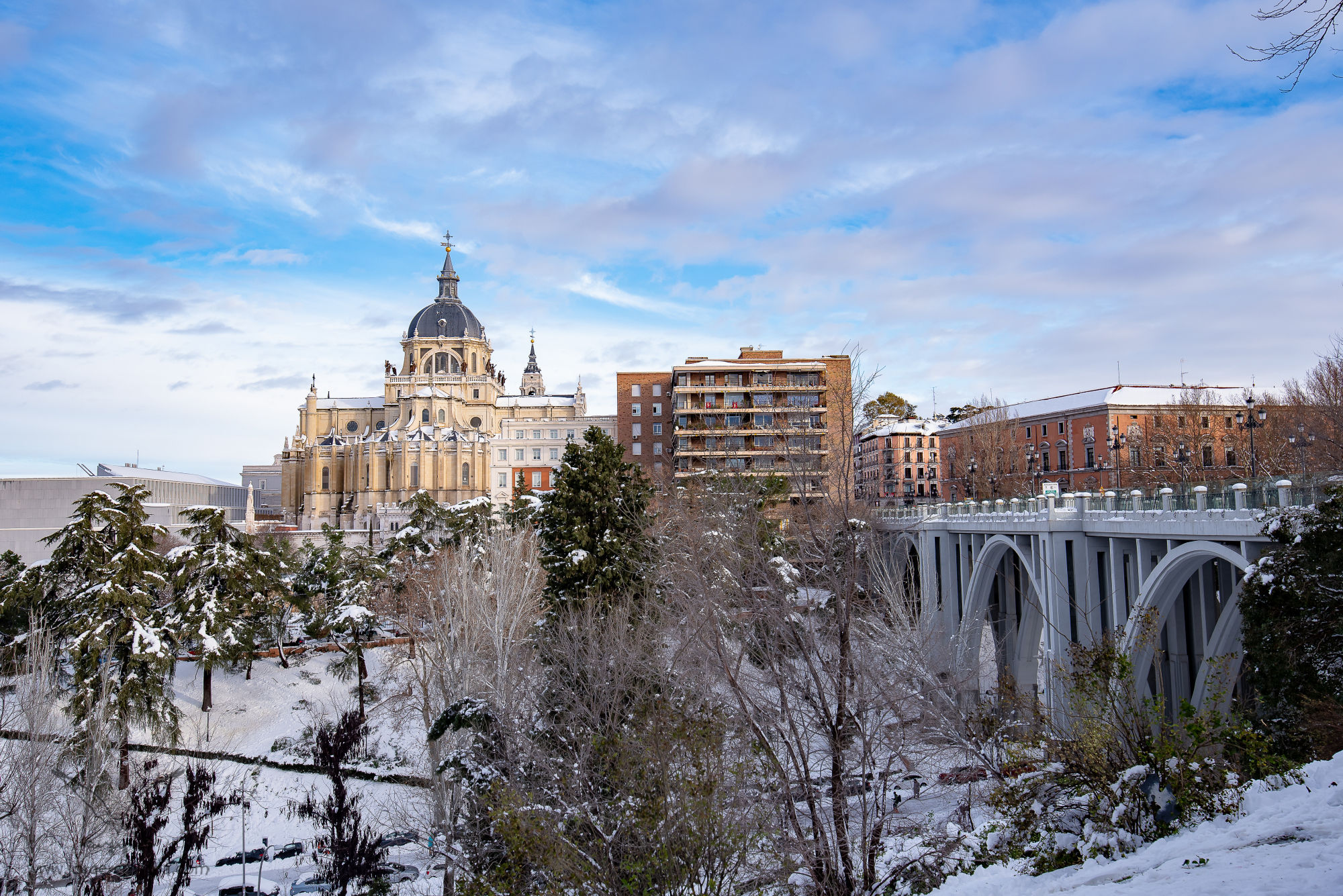 Jorge Remacha - catedral-de-la-almudena-y-viaducto-405-461-112.jpg