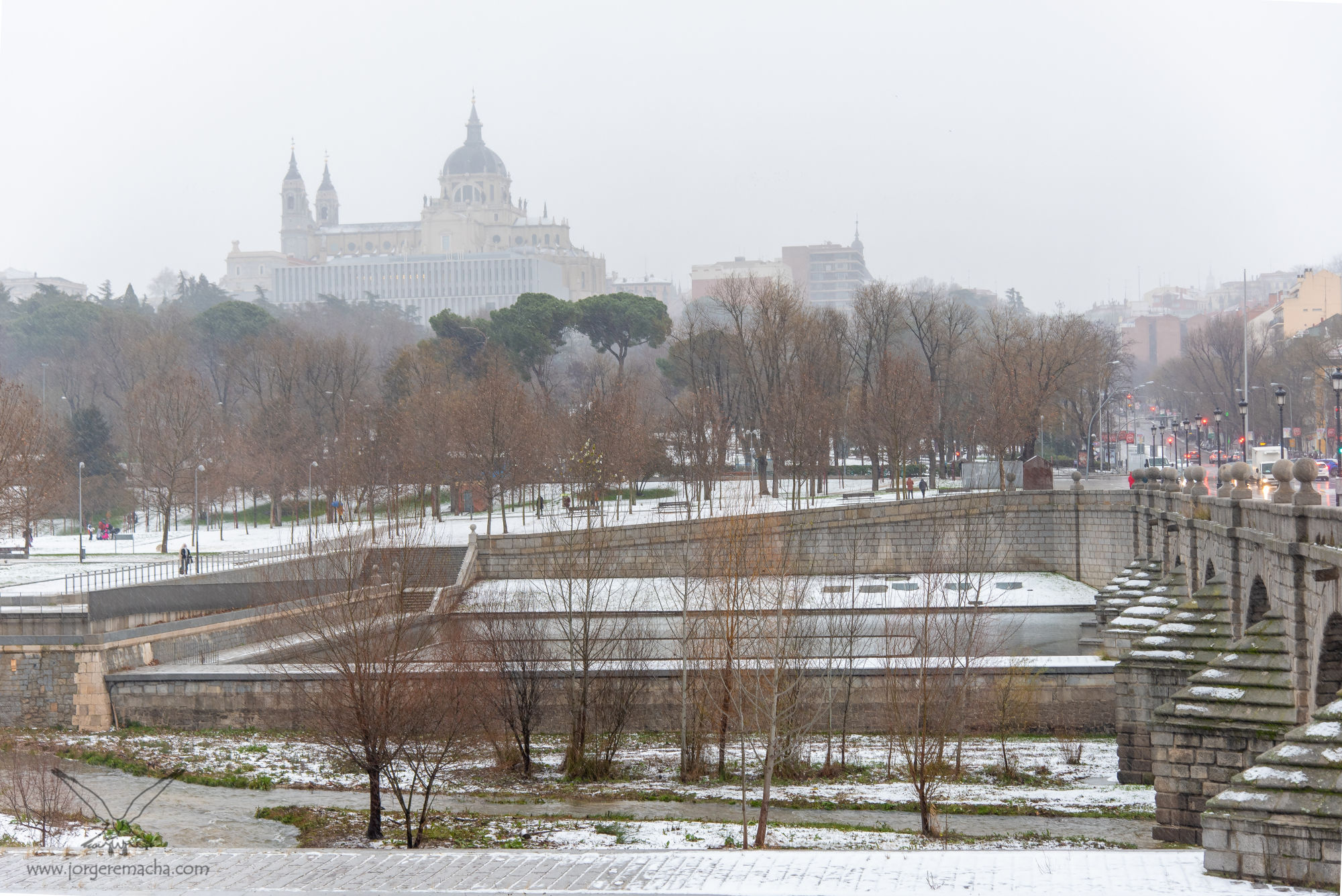 Jorge Remacha - madrid-rio-puente-de-seogovia-y-almudena405-023-149.jpg