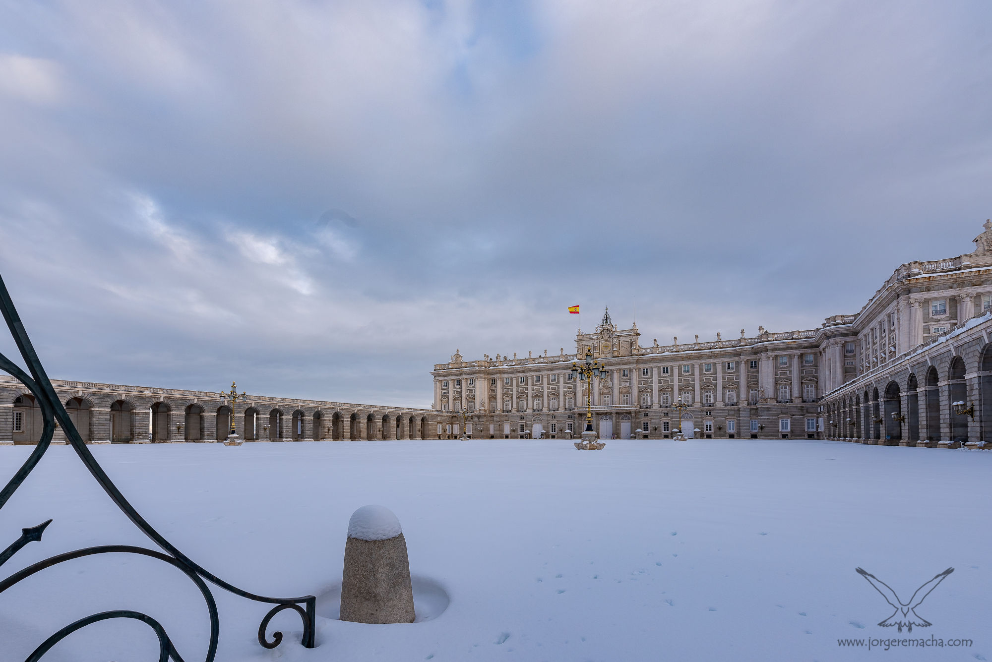 Jorge Remacha - palacio-real-patio-de-armas-405-414-127.jpg