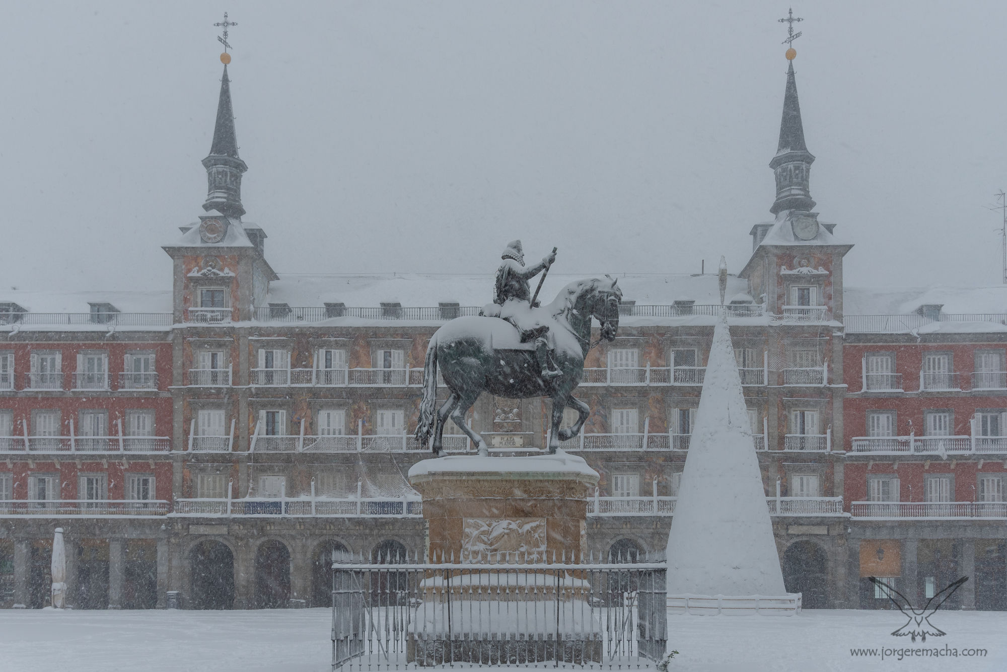 Jorge Remacha - plaza-mayor-estatua-felipe-iii-405-058-139.jpg